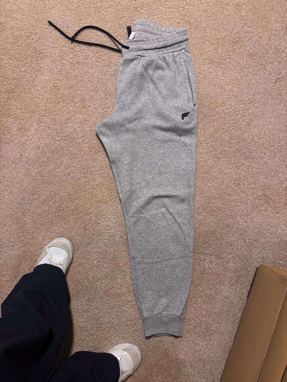 Fabletics Light Gray Men's Athletic Sweatpants